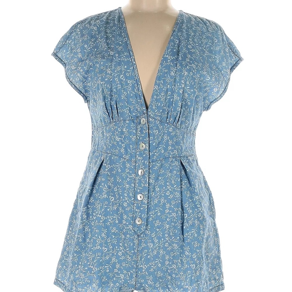 MPD by Minkpink lazy daze blue shorts romper blue floral pleated - size M